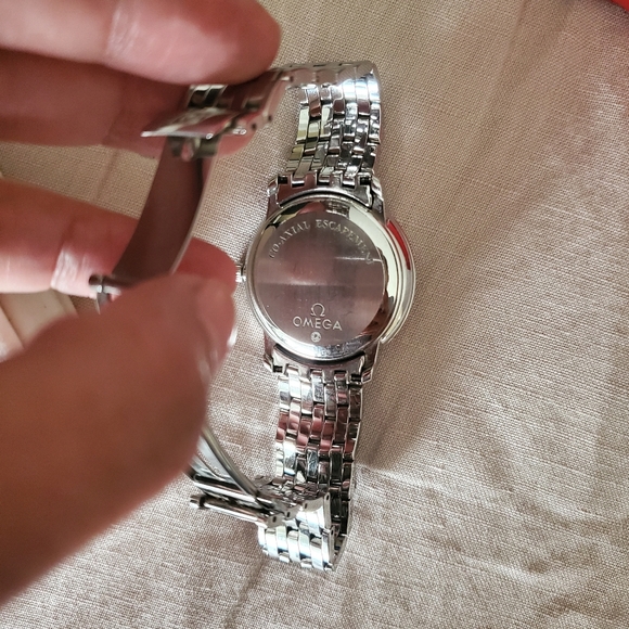 Omega De Ville Prestige Men's Dress Watch - Picture 8 of 8